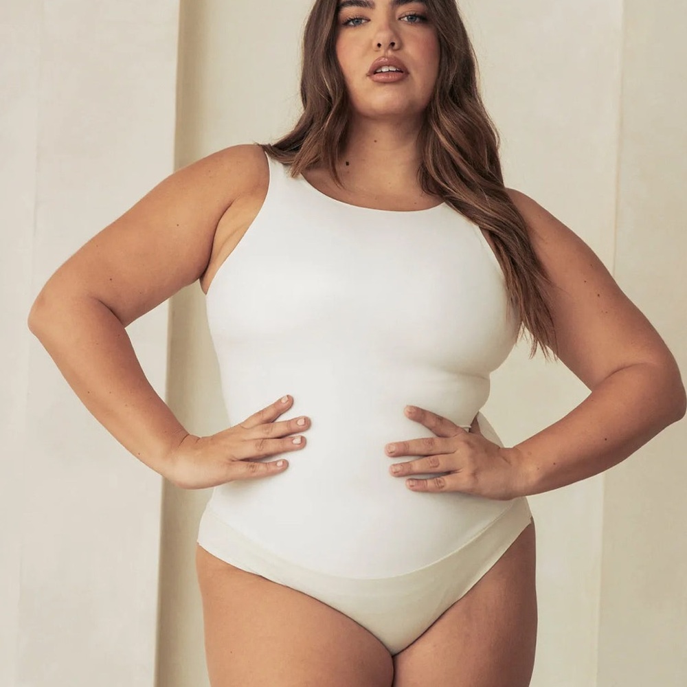 Pinsy Vegan Leather High Neck Shapewear Bodysuit White Size 1X NWT